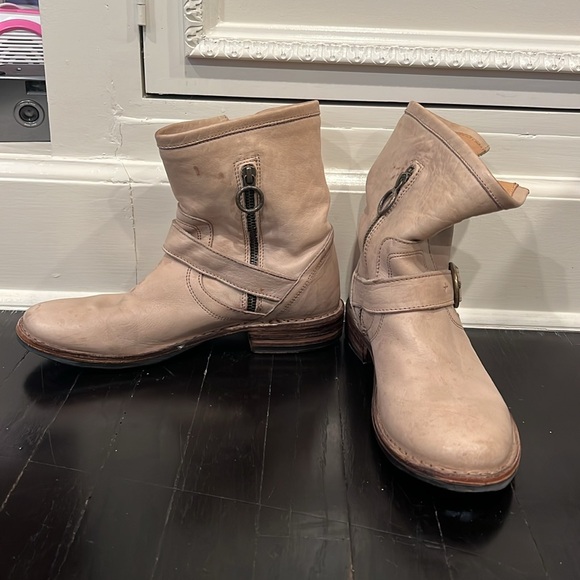 Florentini + Baker cream leather boots with buckle - Picture 3 of 5